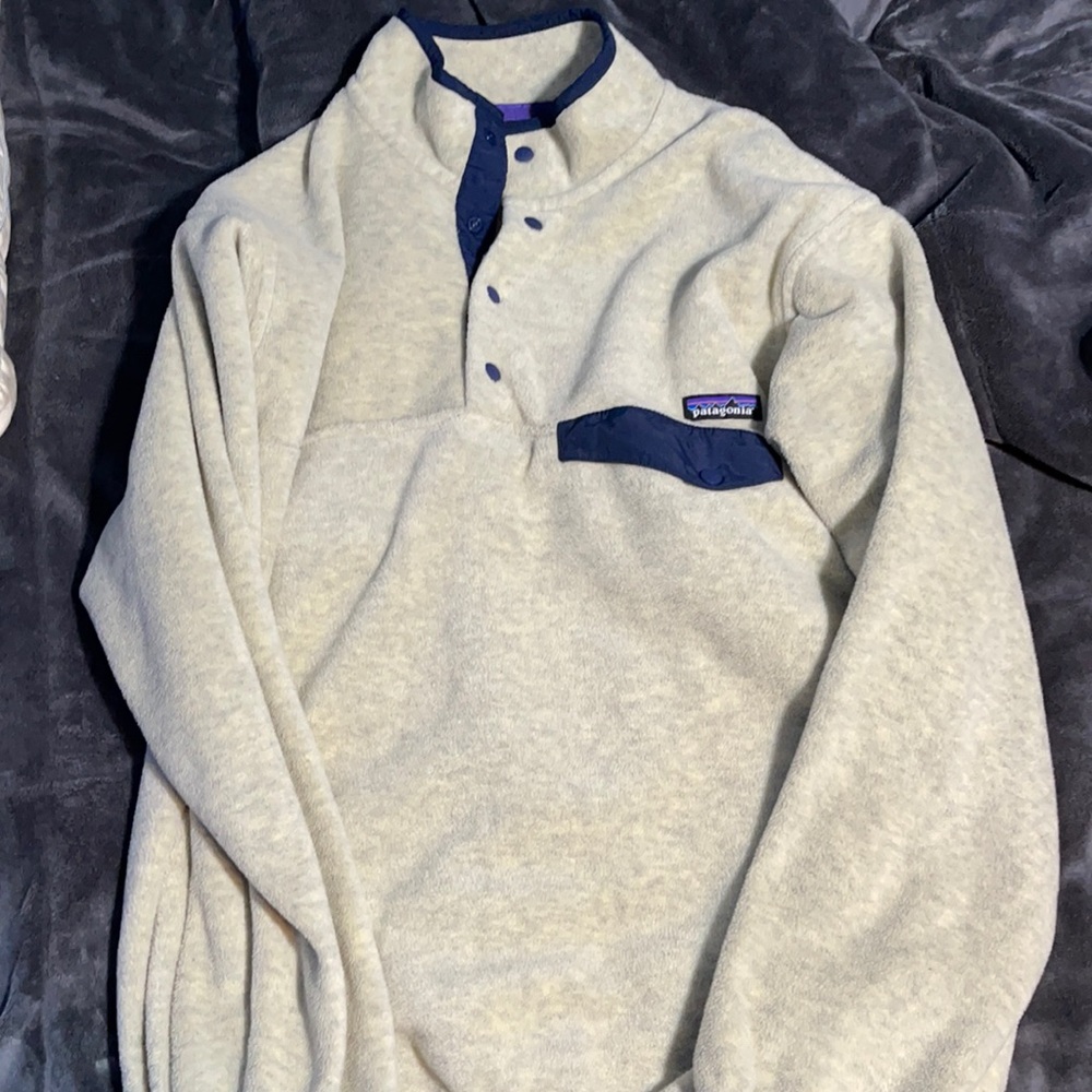 Men’s medium Patagonia sweater